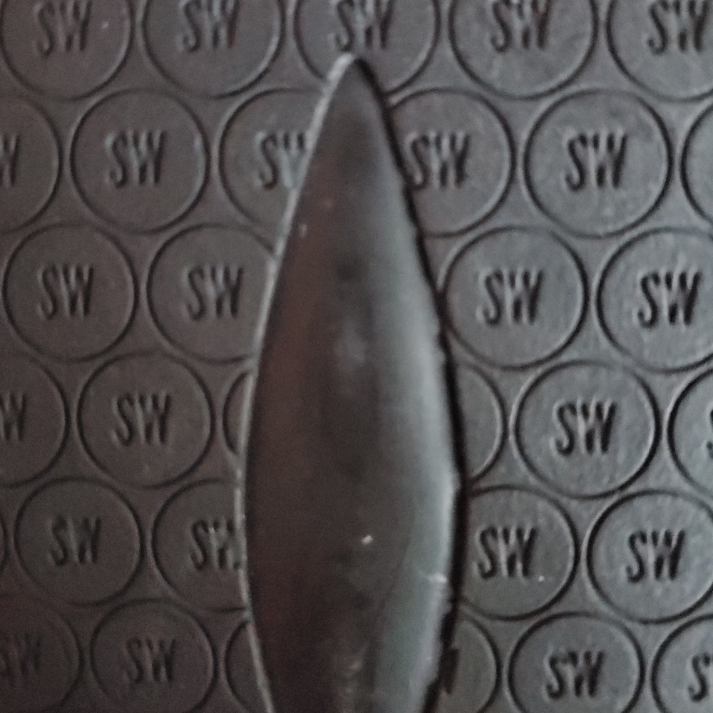 Stuart Weitzman - Picture 5 of 6